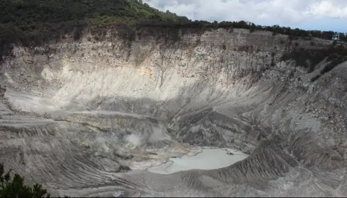Badan Geologi: Tangkuban Parahu tunjukkan aktivitas gempa LF